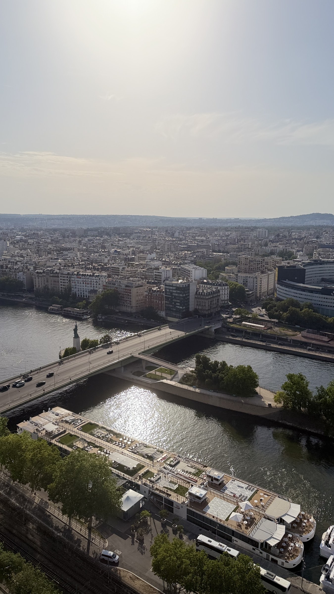 57-30 A · vue sur Paris, second cadrage